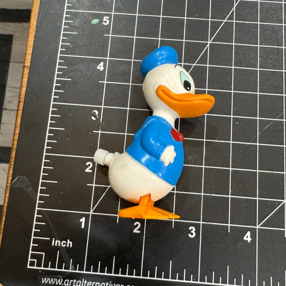 Vintage Walt Disney Productions Donald Duck Wind Up Walking Toy Figure Taiwan - Picture 5 of 6